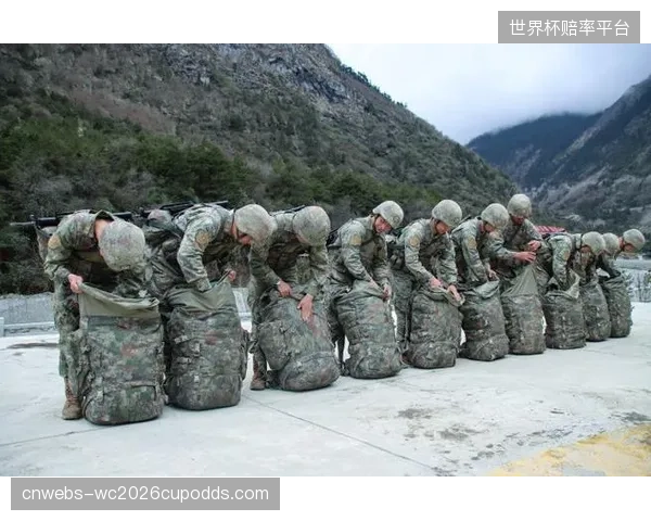 索尔巴肯教练组需精算哈兰德体能峰值，以应对墨西哥城高原气候挑战。